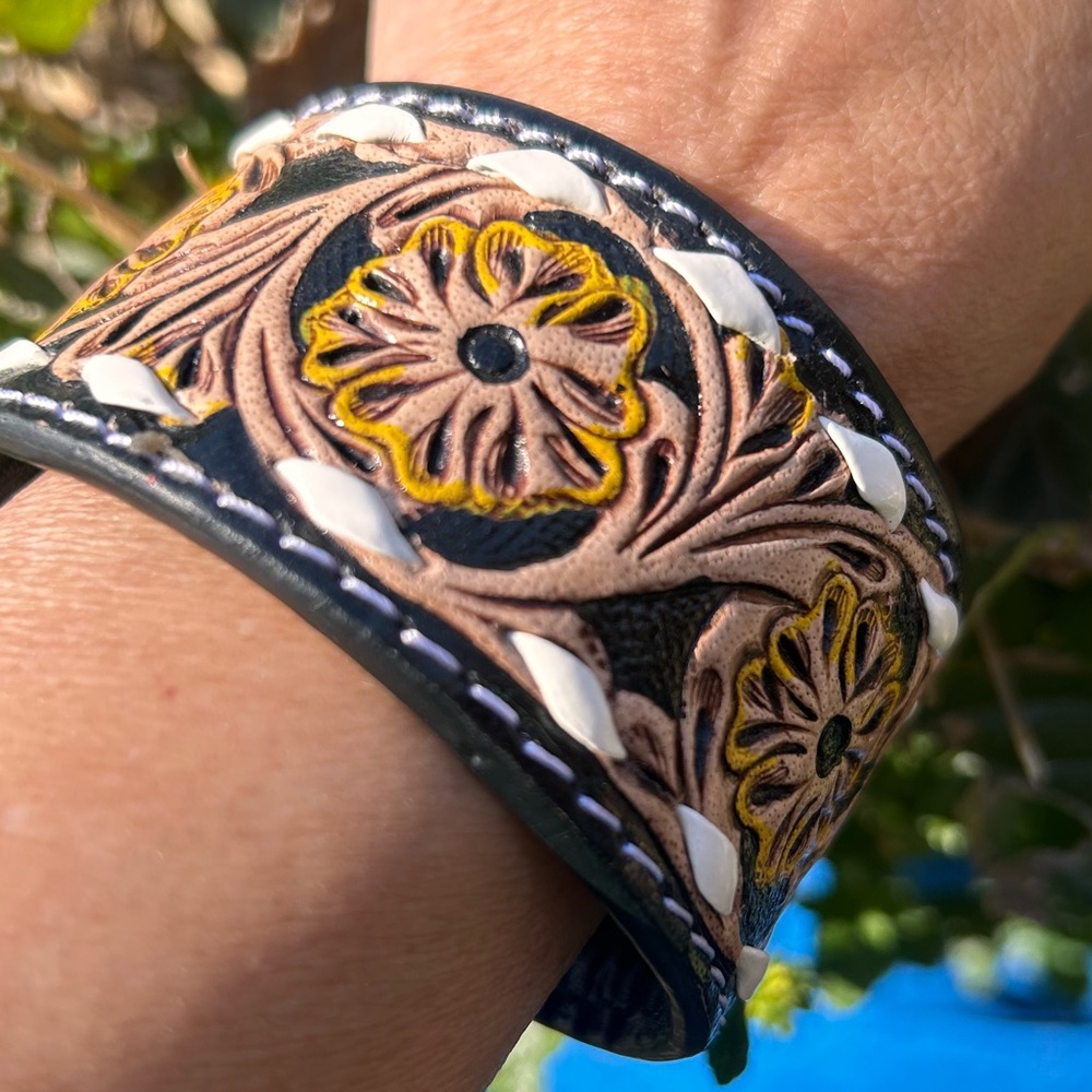 Tooled Leather Floral Embossed Bracelet Black and Brown NWT - Picture 3 of 14